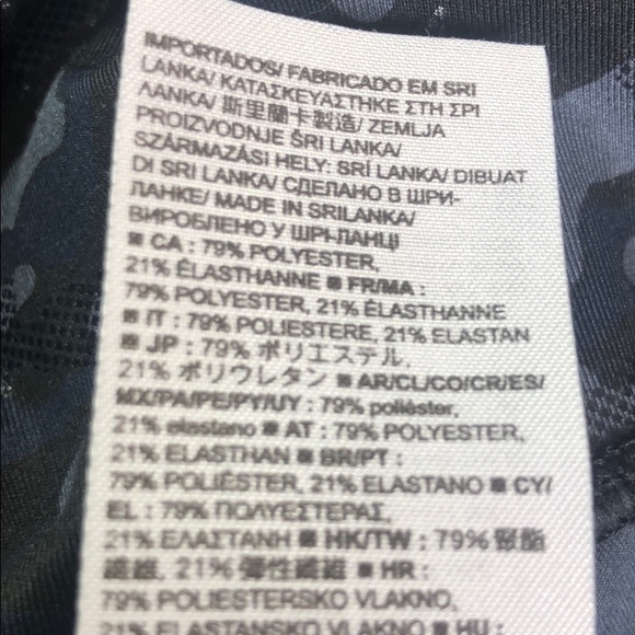 GapFit High Rise Blackout Camo Print 7/8 Leggings - Picture 6 of 8